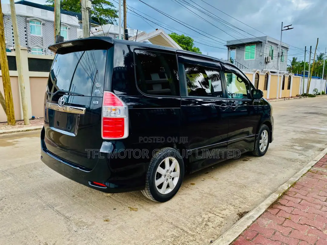 Toyota Noah 2009 Black