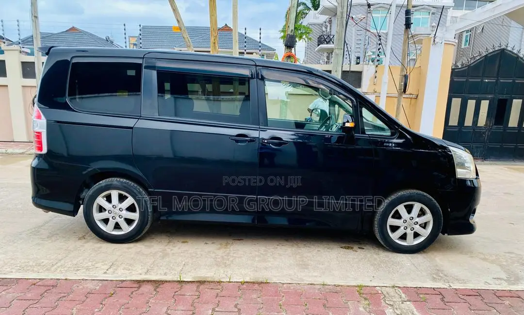 Toyota Noah 2009 Black