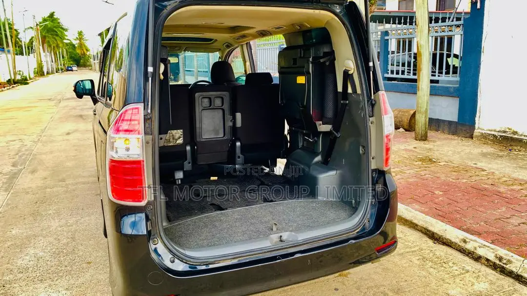 Toyota Noah 2009 Black