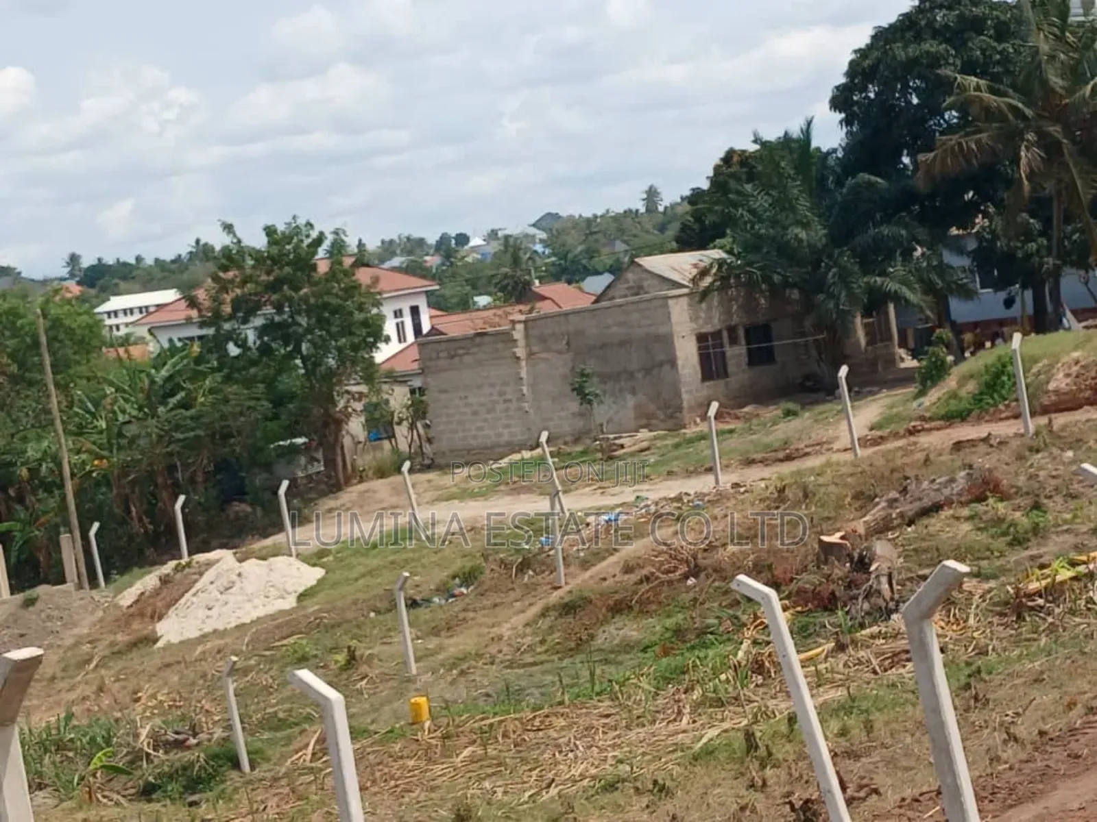 Mradi Wa Viwanja Wazo Kontena Mita 200 Toka Lami