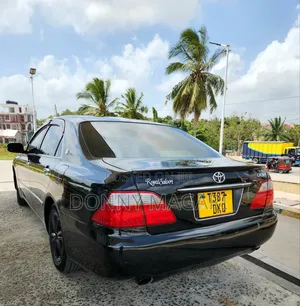 Toyota Crown Royale 2005 Black