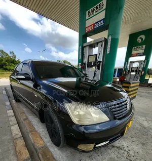 Toyota Crown Royale 2005 Black