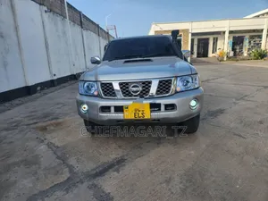 Nissan Patrol 2010 Silver