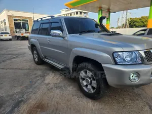 Nissan Patrol 2010 Silver