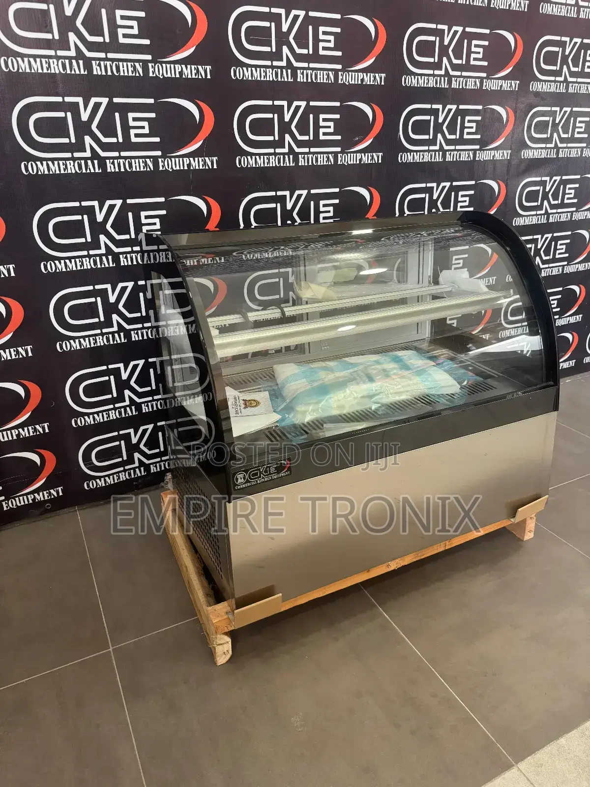 Wg-Ts-2 900mm Counter Cake Showcase 400w