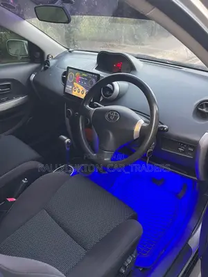 Toyota IST 2005 Gold