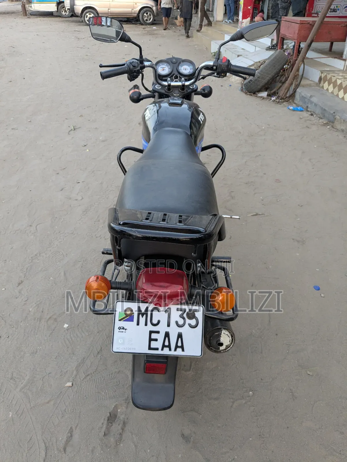 TVS HLX 125 2025 Black