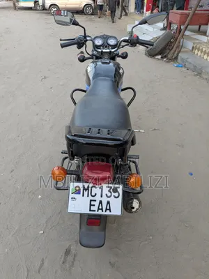 TVS HLX 125 2025 Black