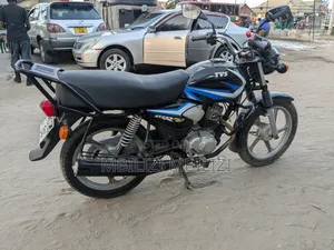 TVS HLX 125 2025 Black