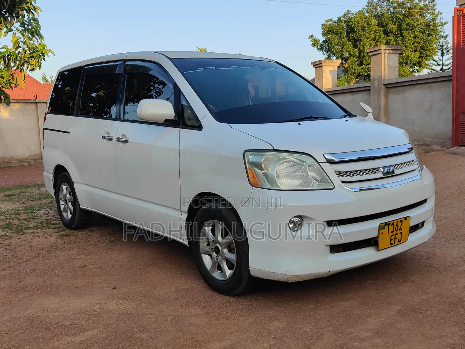 Toyota Noah 2006 White