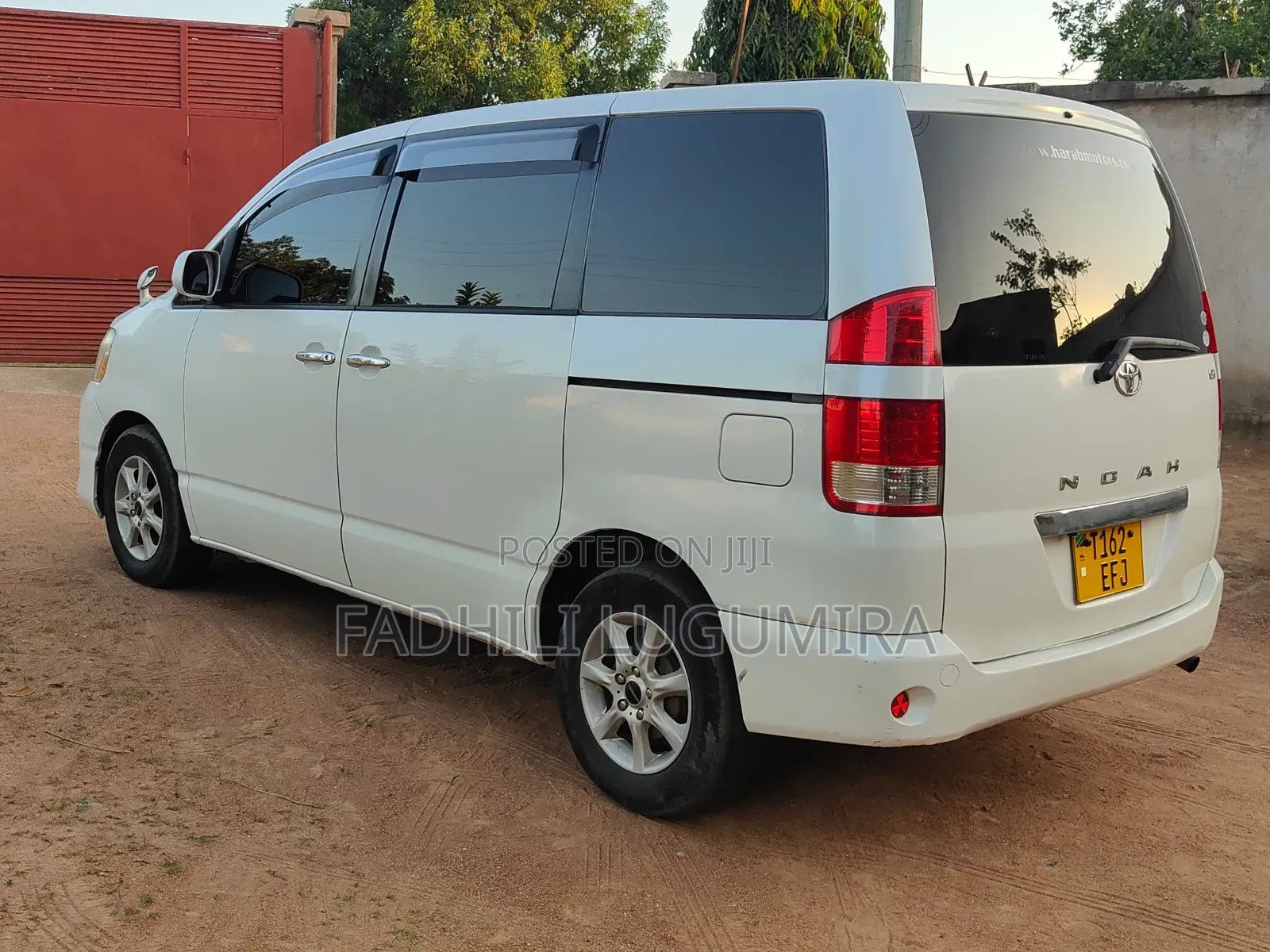Toyota Noah 2006 White