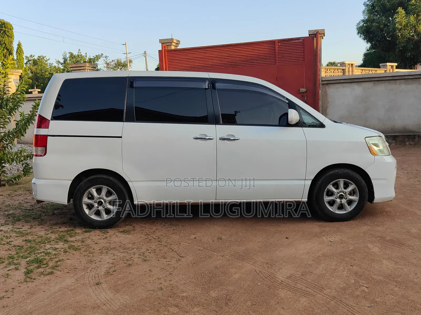 Toyota Noah 2006 White