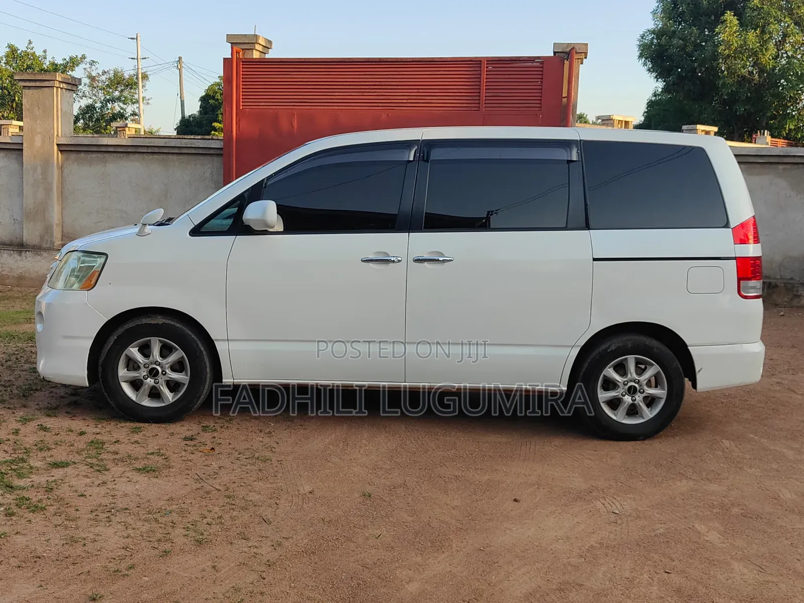 Toyota Noah 2006 White