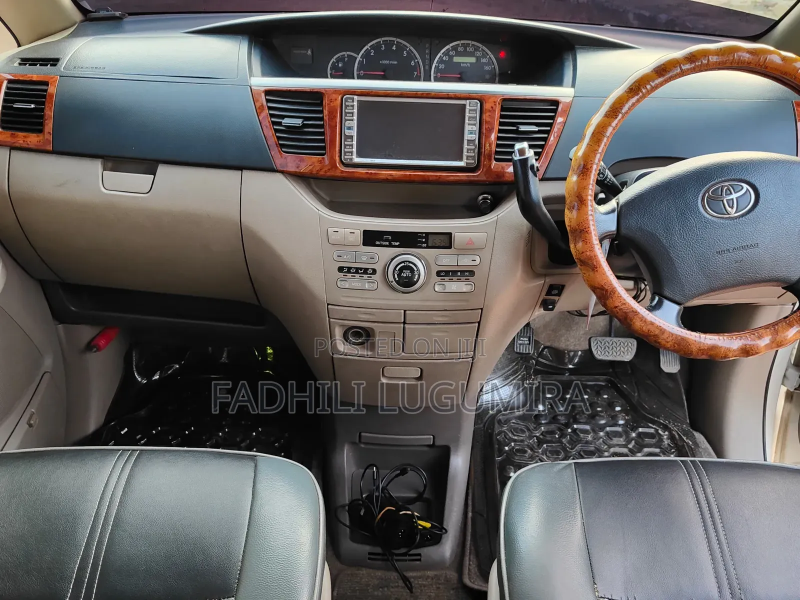 Toyota Noah 2006 White