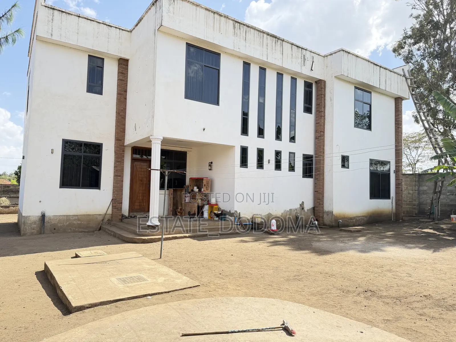 4bdrm Mansion in Tengeru Doluti, Arusha for sale