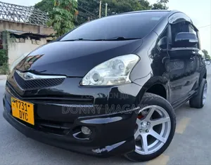 Toyota Ractis 1.5 AWD 2010 Black