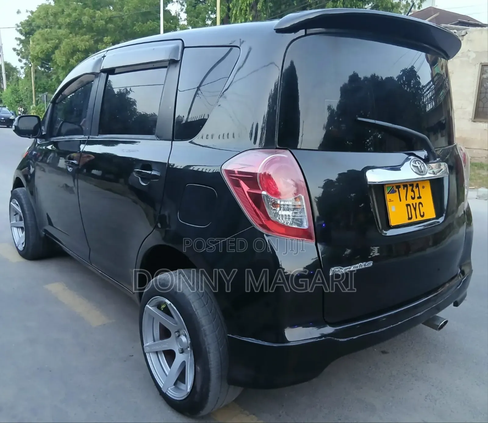 Toyota Ractis 1.5 AWD 2010 Black