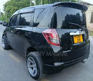 Toyota Ractis 1.5 AWD 2010 Black