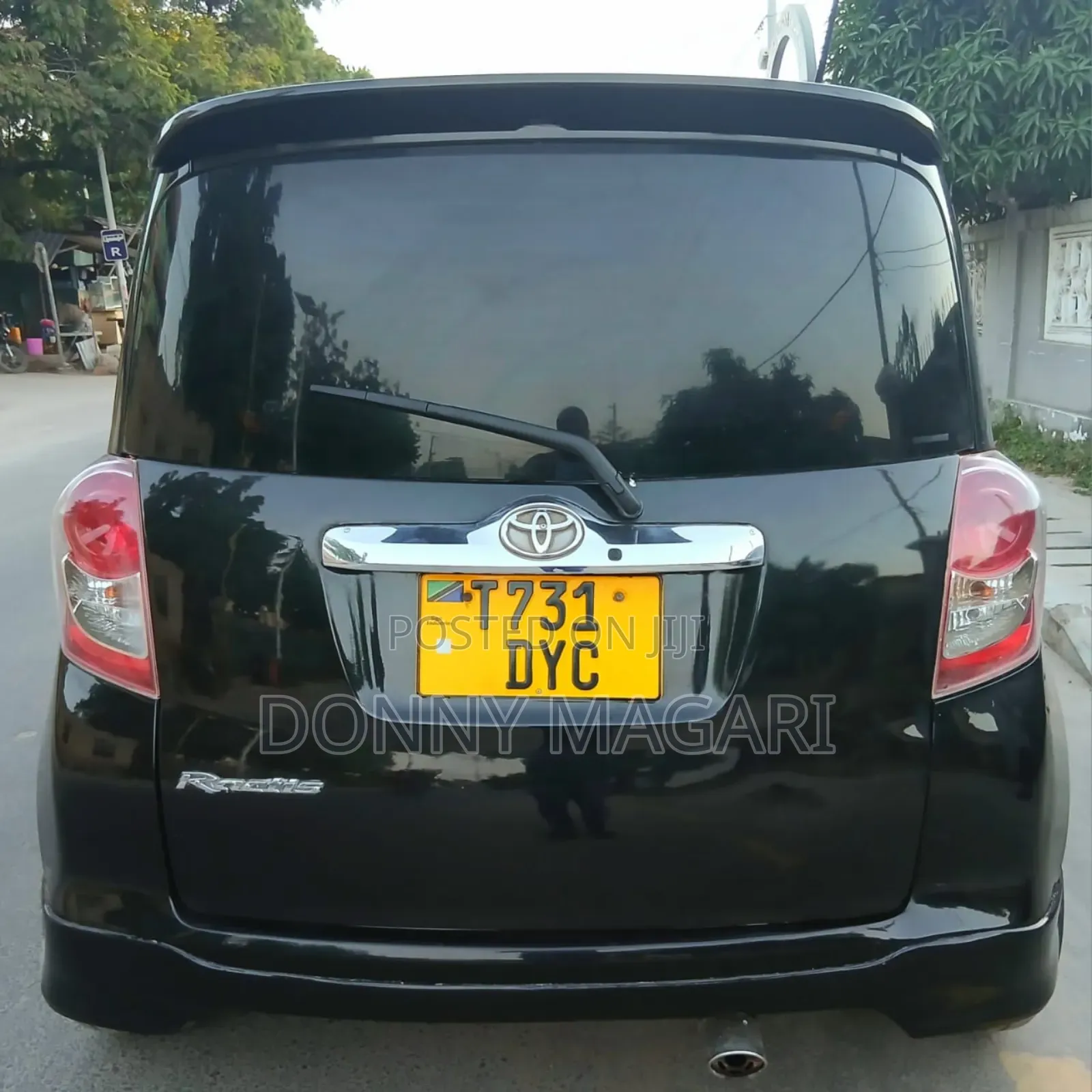 Toyota Ractis 1.5 AWD 2010 Black