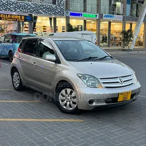 Toyota IST 2004 Silver