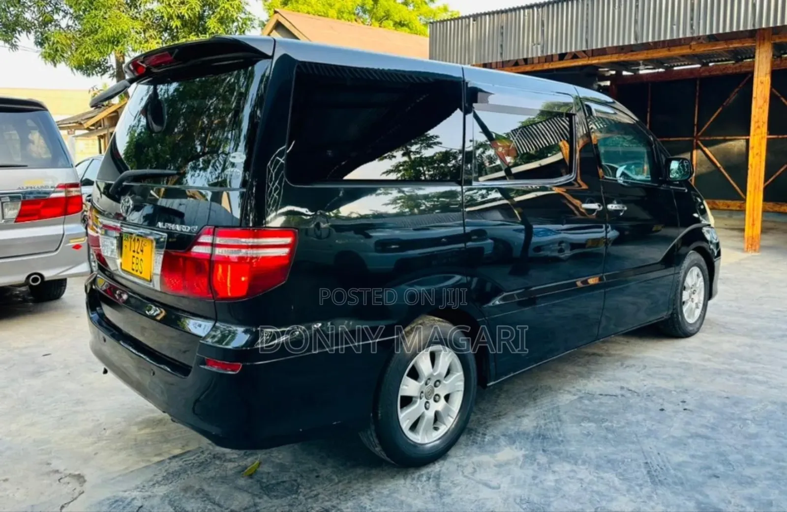 Toyota Alphard 2.4 Petrol AWD 2005 Black