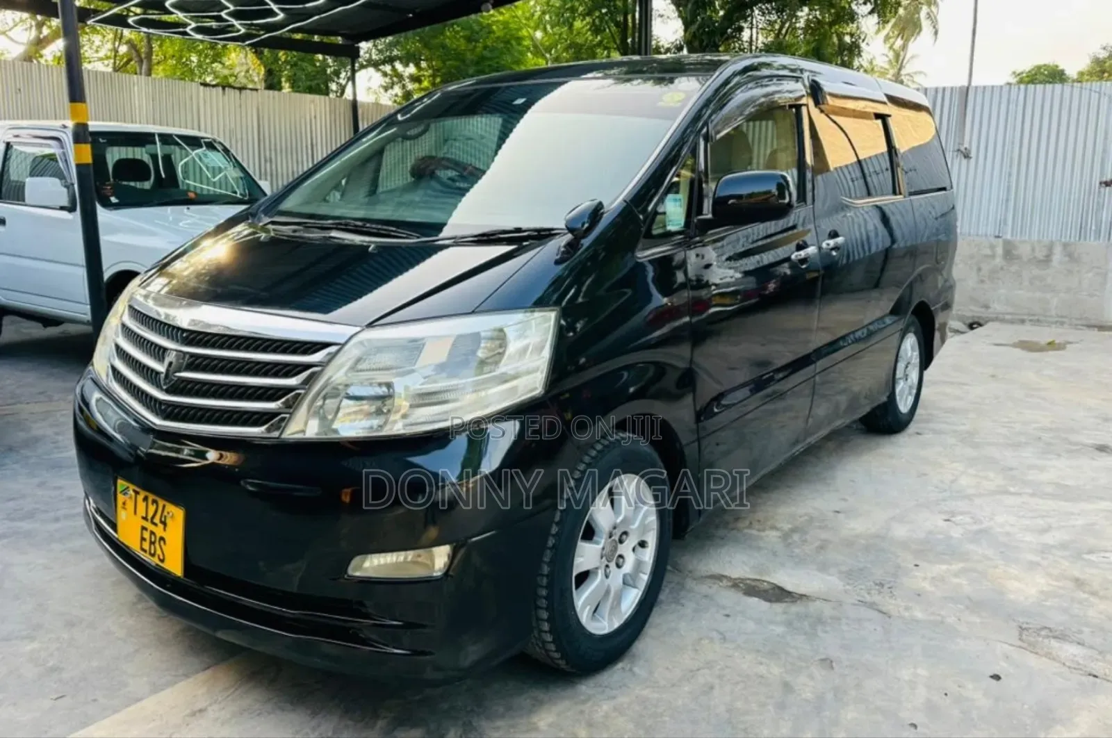 Toyota Alphard 2.4 Petrol AWD 2005 Black