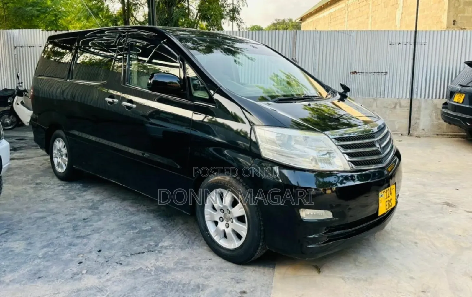 Toyota Alphard 2.4 Petrol AWD 2005 Black