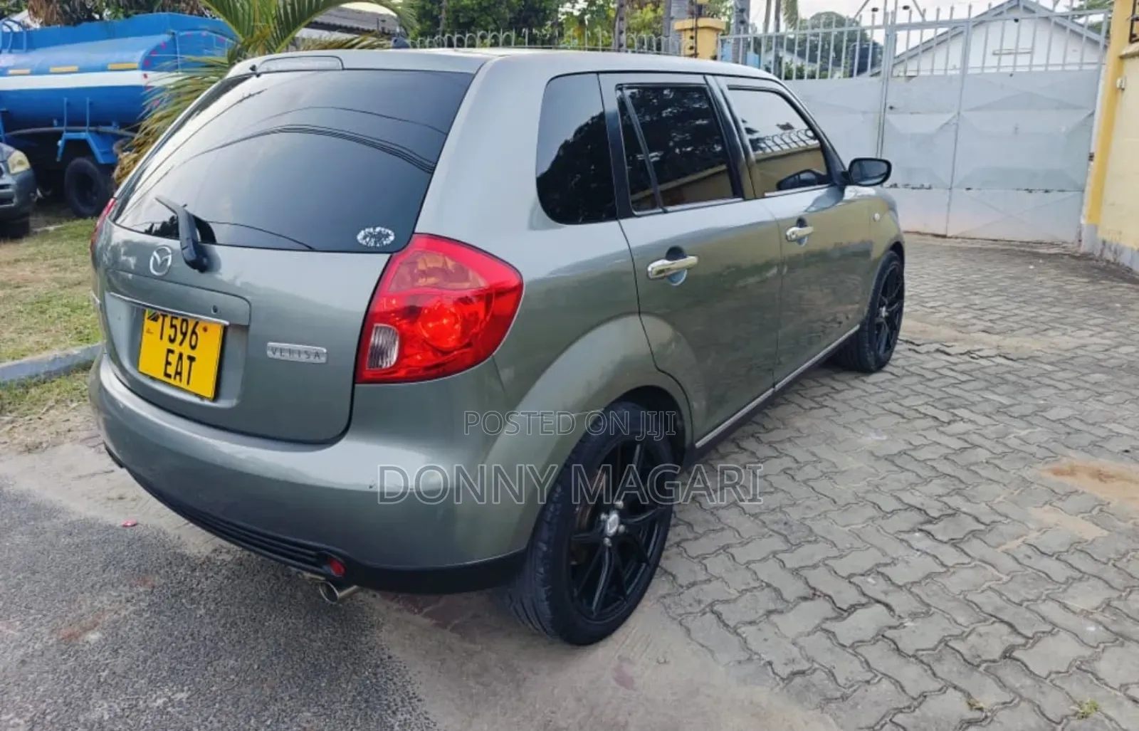 Mazda Verisa 2009 Gray