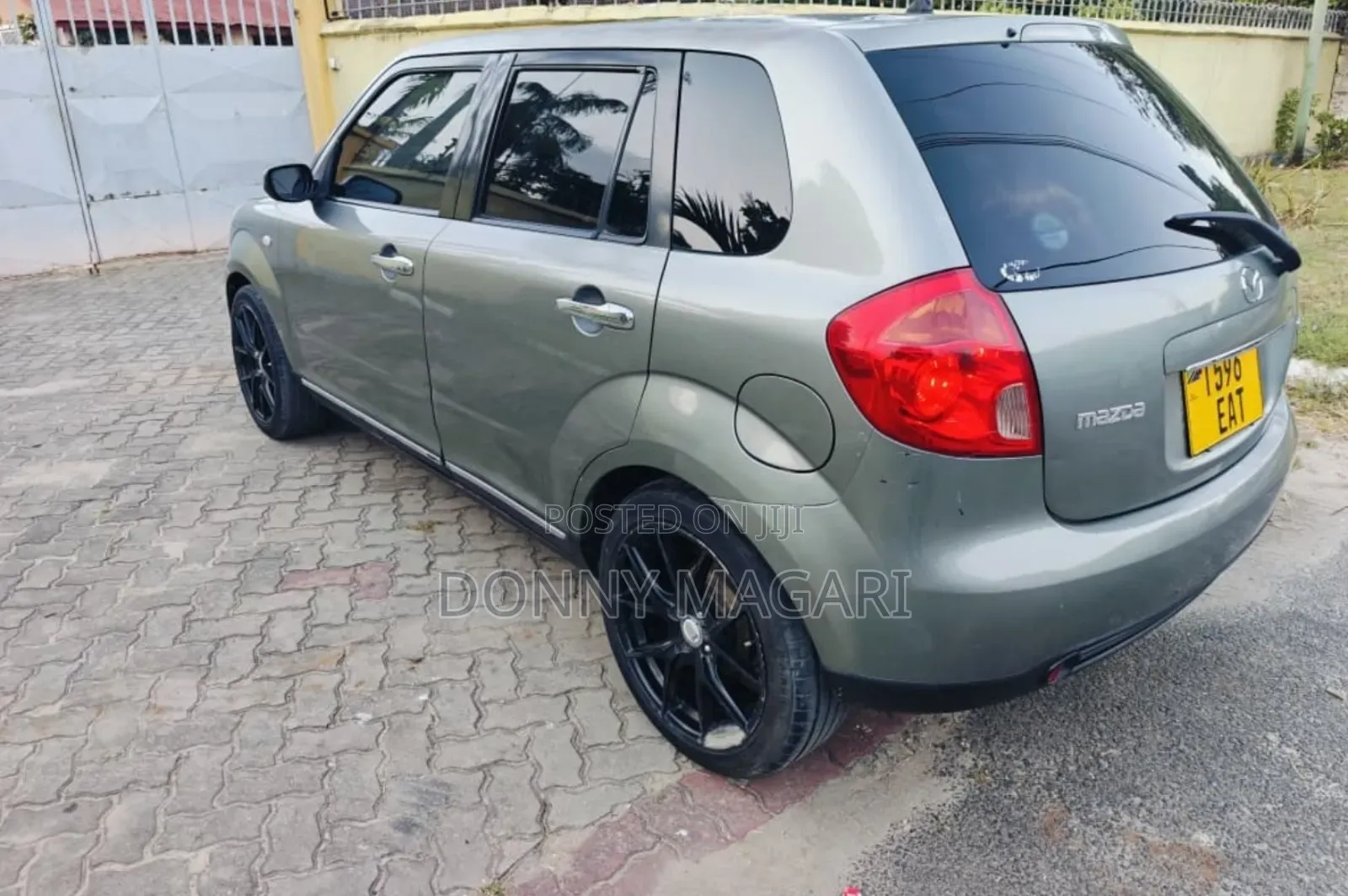Mazda Verisa 2009 Gray