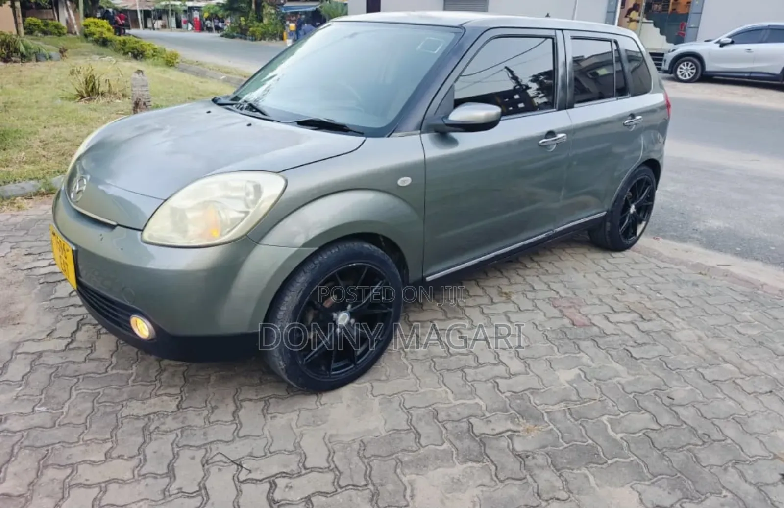 Mazda Verisa 2009 Gray