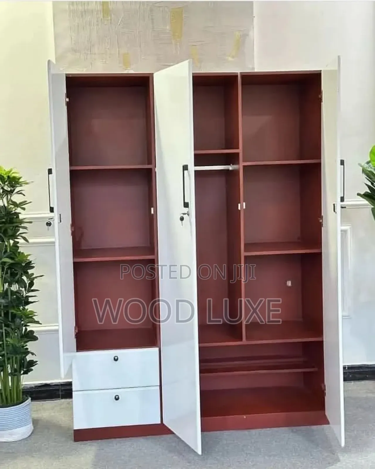 Wardrobe Woodluxe