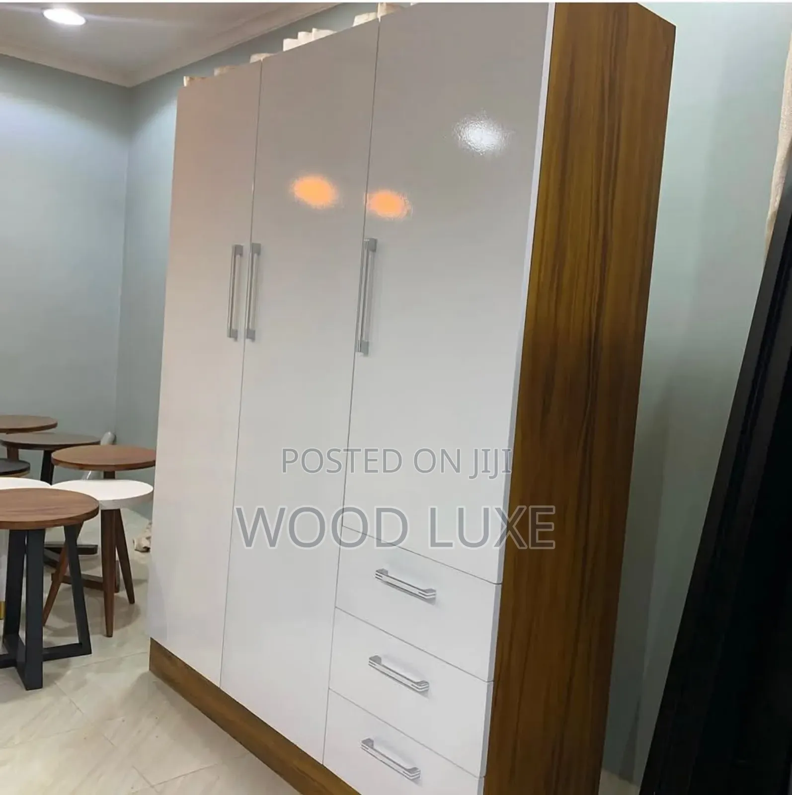 Wardrobe Woodluxe