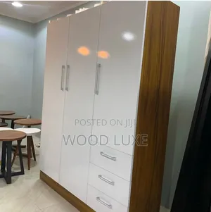 Wardrobe Woodluxe