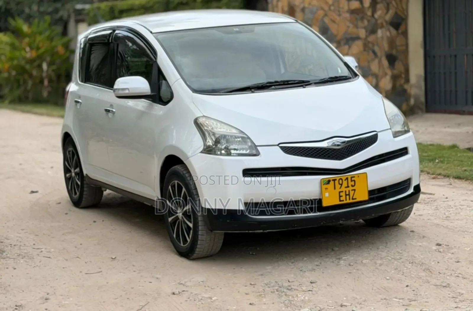 Toyota Ractis 1.3 FWD 2008 White