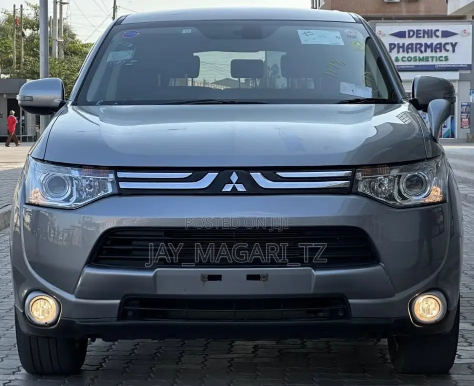 Mitsubishi Outlander 2012 Silver