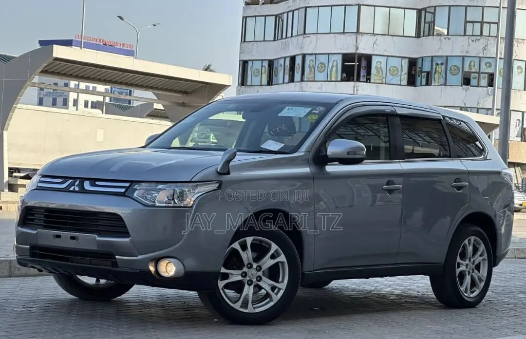 Mitsubishi Outlander 2012 Silver