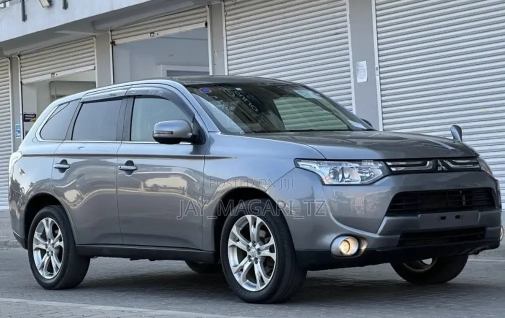 Mitsubishi Outlander 2012 Silver