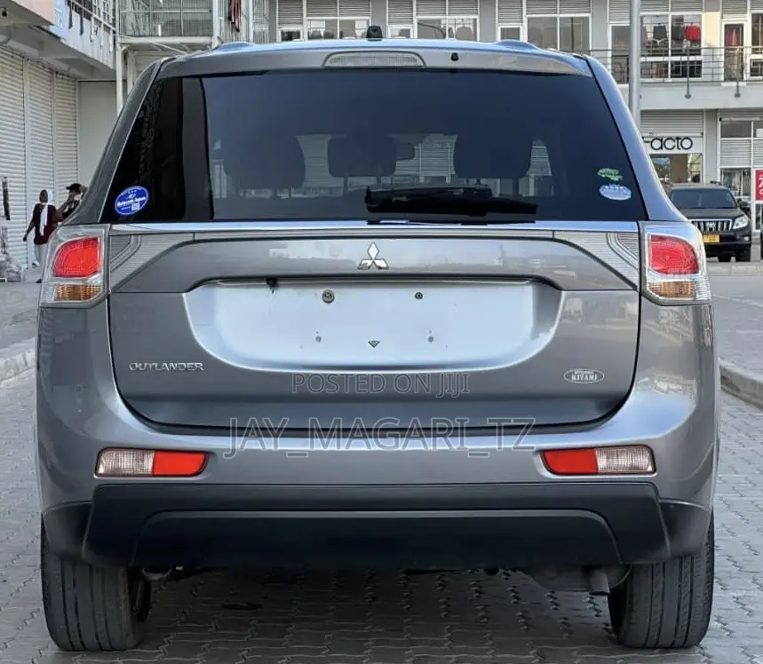 Mitsubishi Outlander 2012 Silver