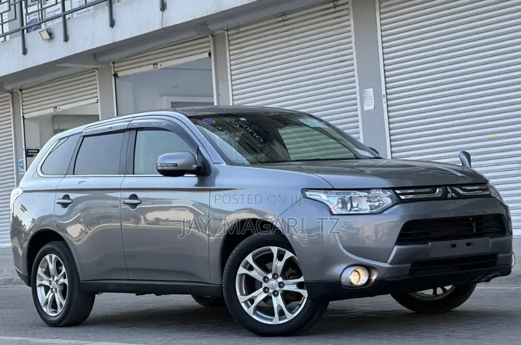 Mitsubishi Outlander 2012 Silver