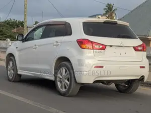 Mitsubishi RVR 2010 White