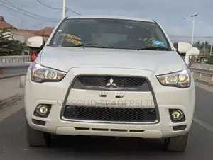 Mitsubishi RVR 2010 White