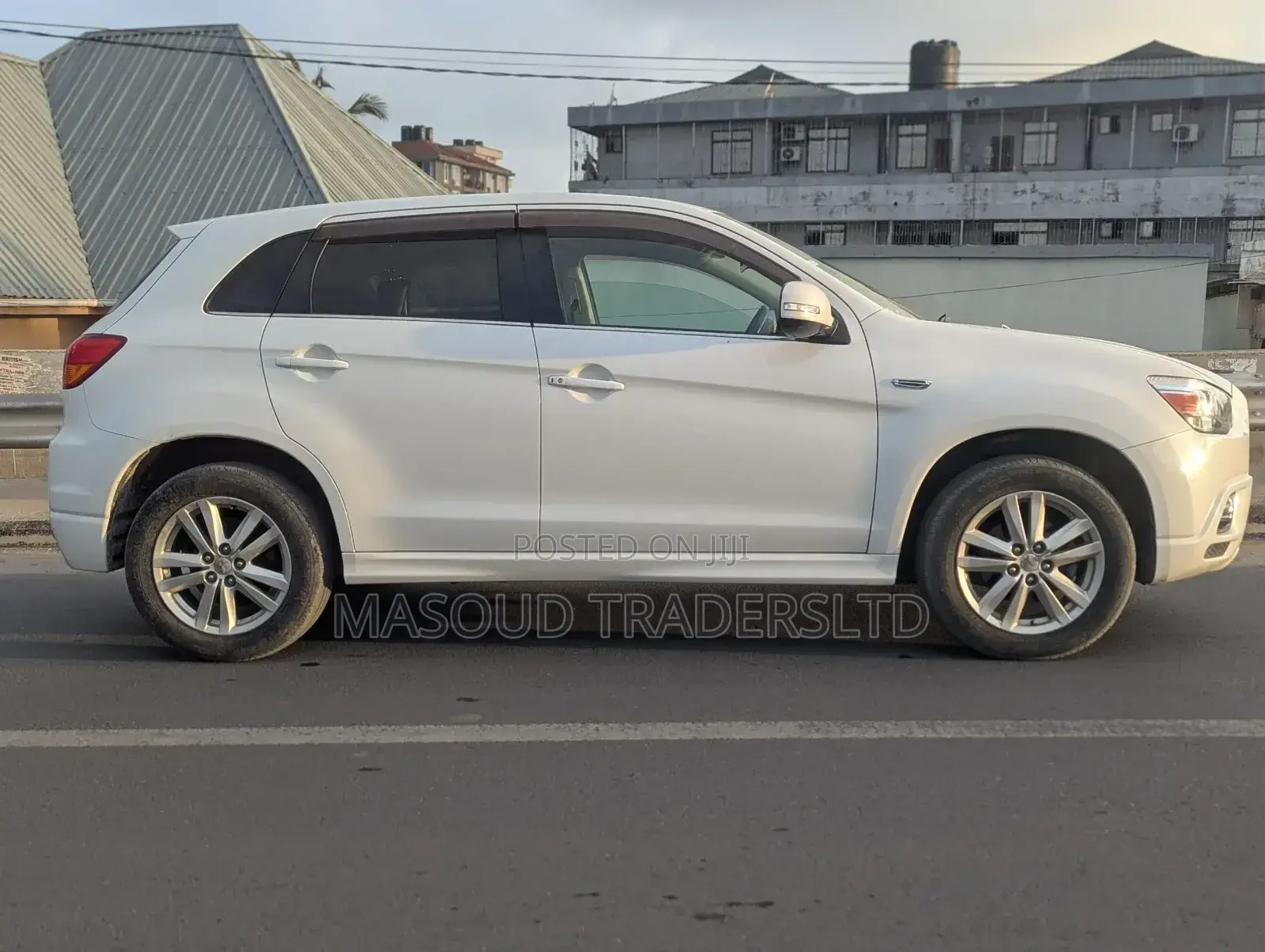 Mitsubishi RVR 2010 White