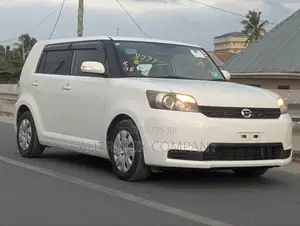 Toyota Corolla Rumion Hatchback 1.8 AWD 2010 White