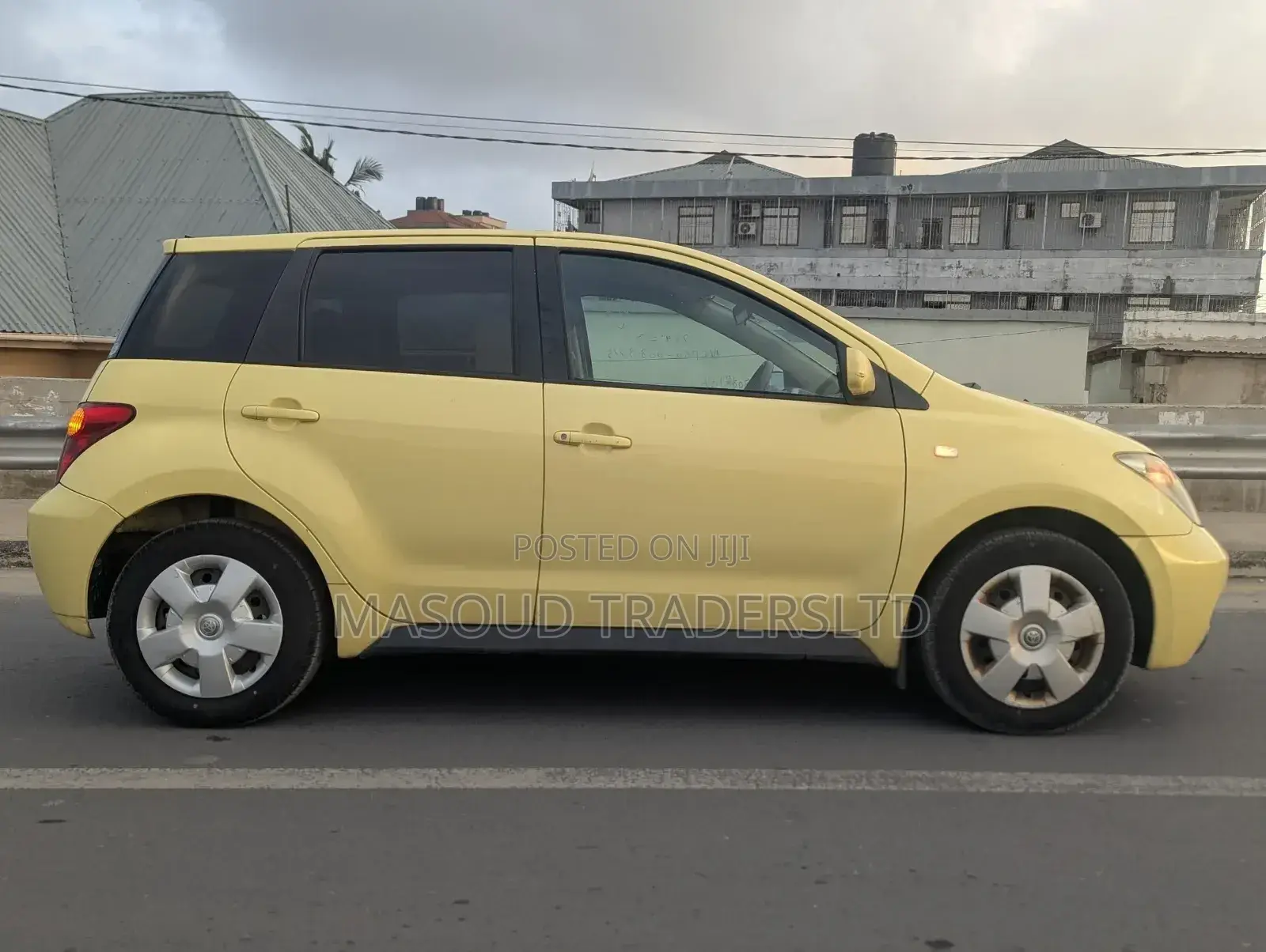 Toyota IST 2003 Yellow