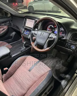 Toyota Crown 2014 Gold
