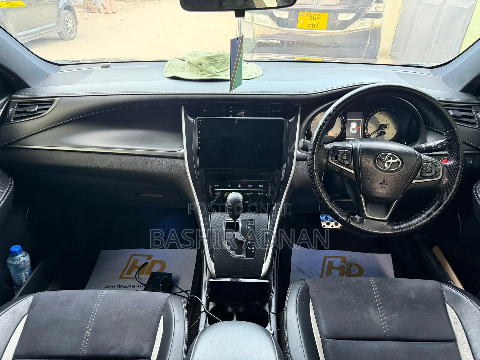 Toyota Harrier 2.0 2015 Black