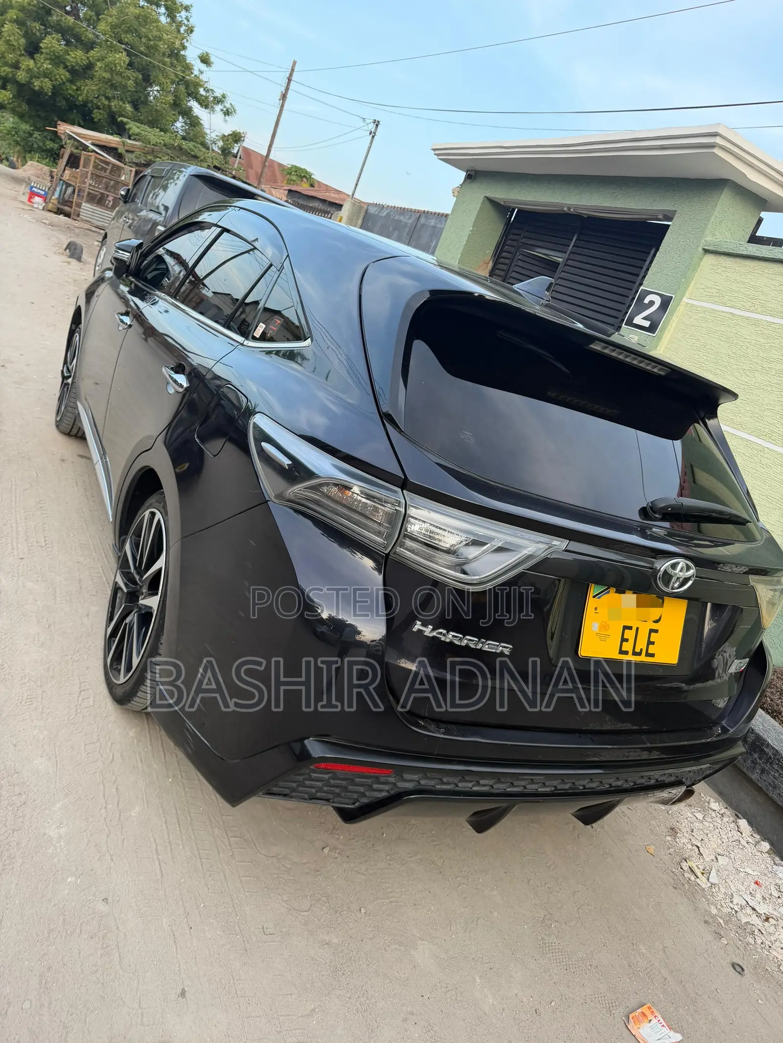 Toyota Harrier 2.0 2015 Black