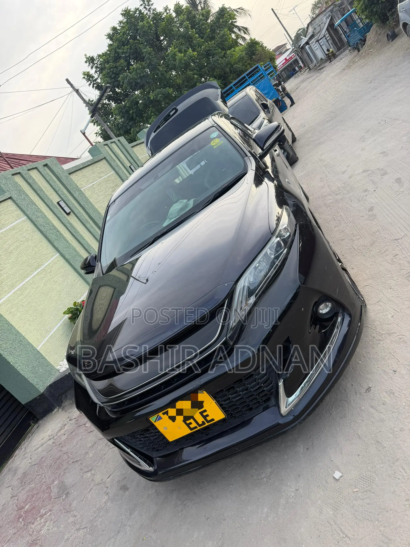 Toyota Harrier 2.0 2015 Black