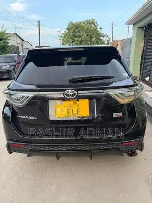 Toyota Harrier 2.0 2015 Black