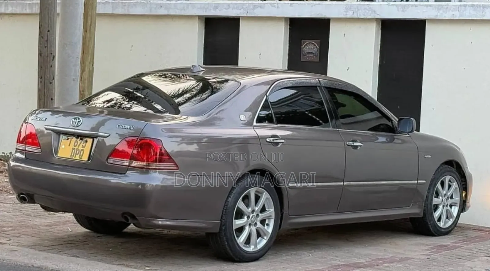 Toyota Crown 2004 Gray